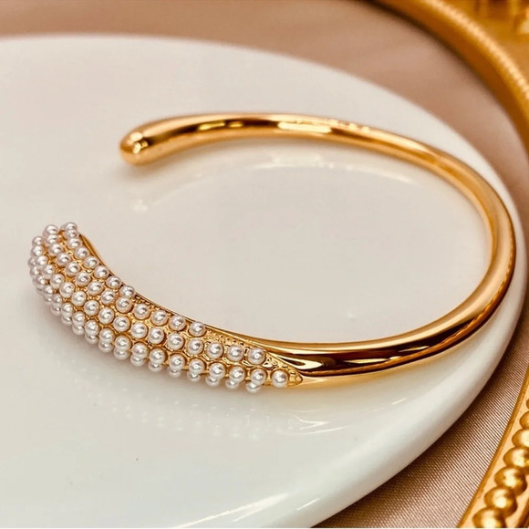18K Gold- Stainless Steel - Pearls - Teardrop Design Open Cuff Bracelet - Picture 1 of 3